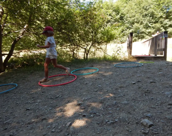 Jeux autour de l'apiculture - Colo Touchatou - Colonies de vacances - Centre Le Bien Veillant dans les Alpes (38)