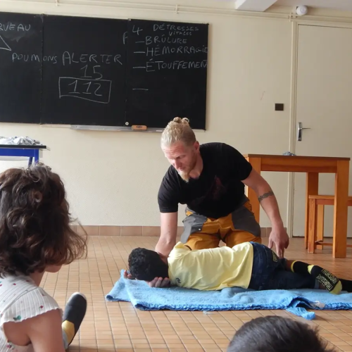 Apprendre à porter secours - Colonies de vacances et classes de découvertes - Centre Le Bien Veillant dans les Alpes (38)