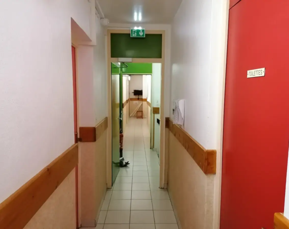 Couloir au premier étage - Centre d'hébergement, gîte de groupe Le Bien Veillant dans les Alpes (38)