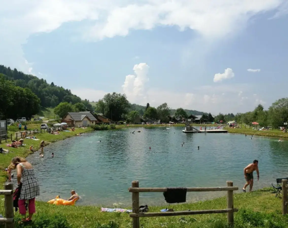 Plan d'eau - Centre de colonies de vacances Le Bien Veillant à l'Alpe du Grand Serre en Isère (38)
