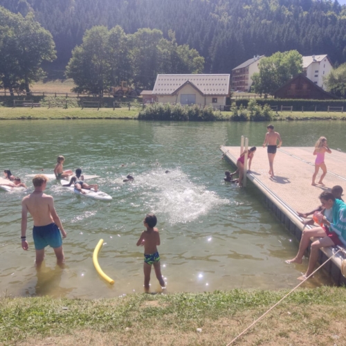 Baignade Centre de colonies de vacances Le Bien Veillant à l'Alpe du Grand Serre en Isère (38) Baignade alpes du grand serre, Isère, Le Bien Veillant